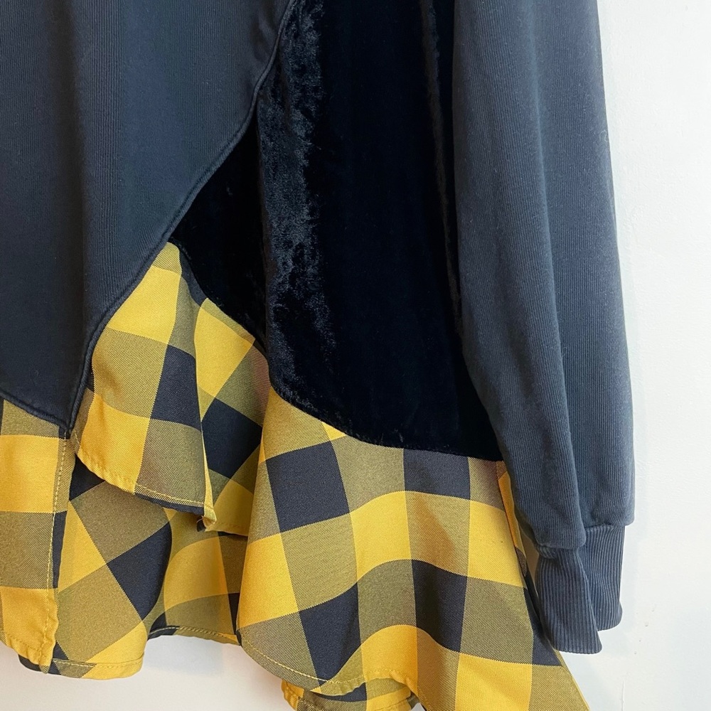 Clu Contrast Ruffles Colorblock Pullover - Picture 3 of 4